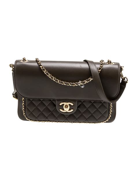 chanel unchained flap bag